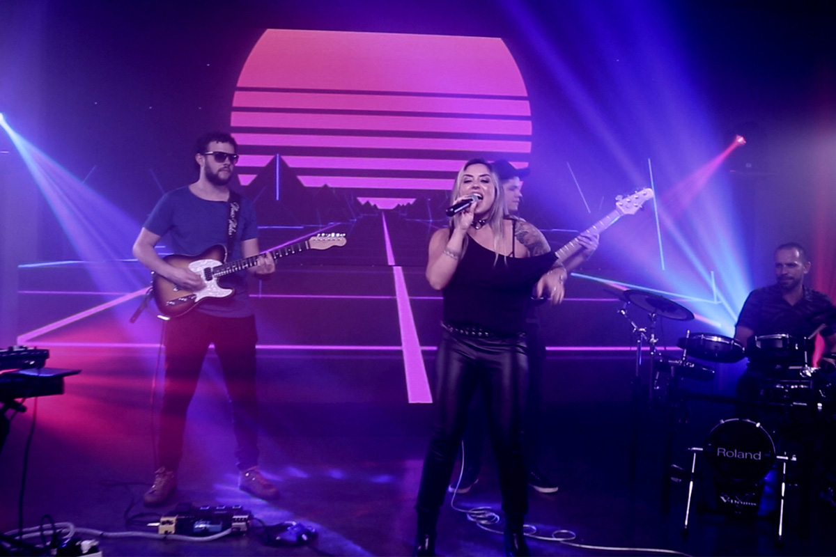 A pista da sua festa de casamento vai bombar com a Groove 8 Color Drums